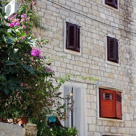 Apartments By The Sea Pucisca, Brac - 770 Экстерьер фото